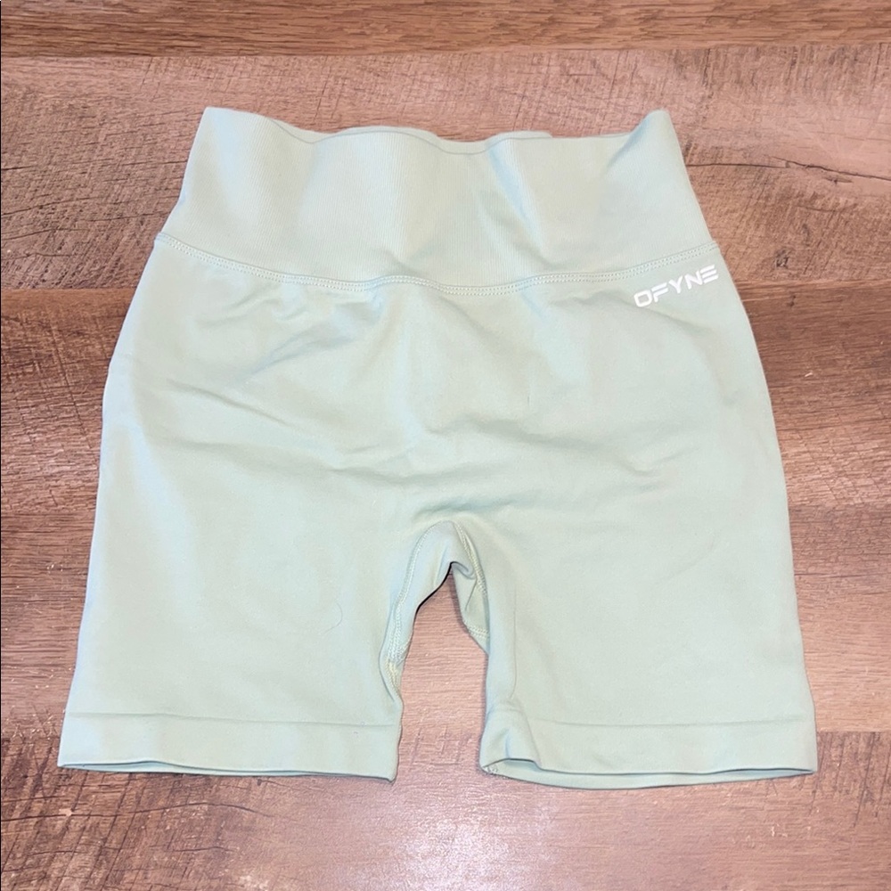DFYNE Dynamic Seaglass color shorts